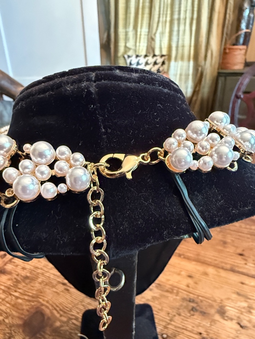 XOXO Clustered Pearl Statement Necklace in White and Gold - Picture 2 of 3